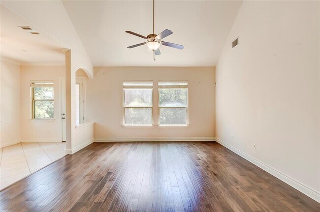 Building Photo - 15517 Bended Knee Dr