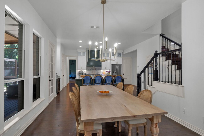 Building Photo - "Discover Your Dream Home: Spacious 4-Bedr...