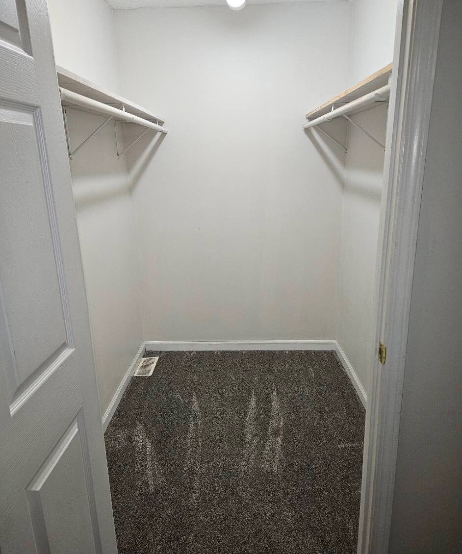Walk In Closet - 891 Brian Ln