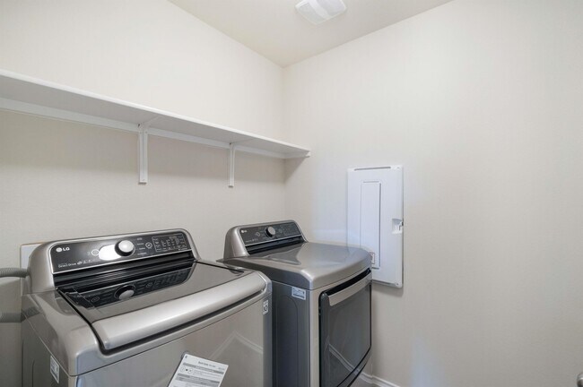 Building Photo - 10402 Abana Way
