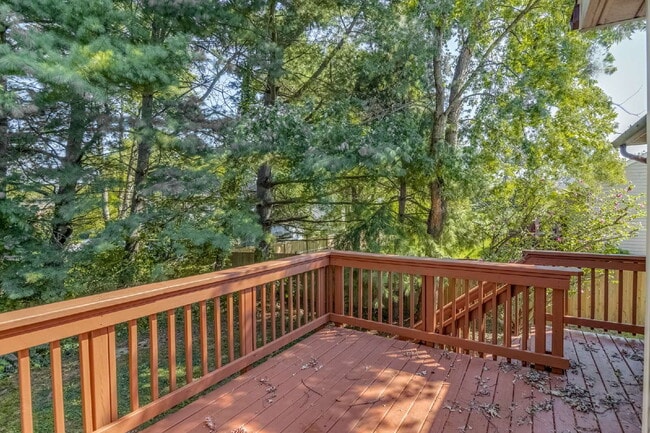 Building Photo - Modern Comfort and Convenience Await