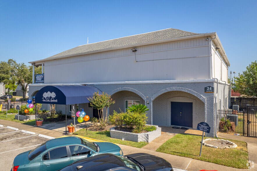 Leasing - Town Park Apartments