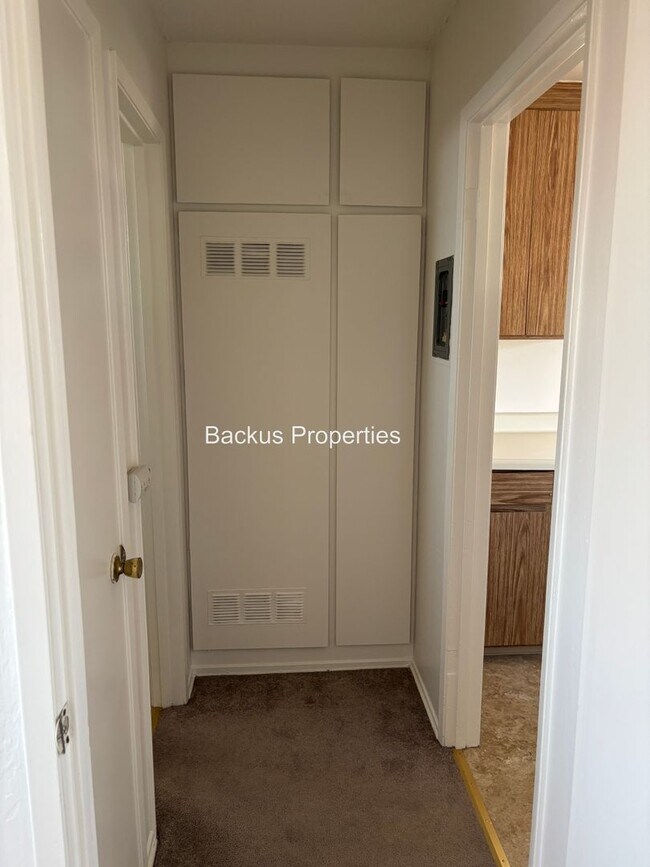 Building Photo - 14 Cypress St