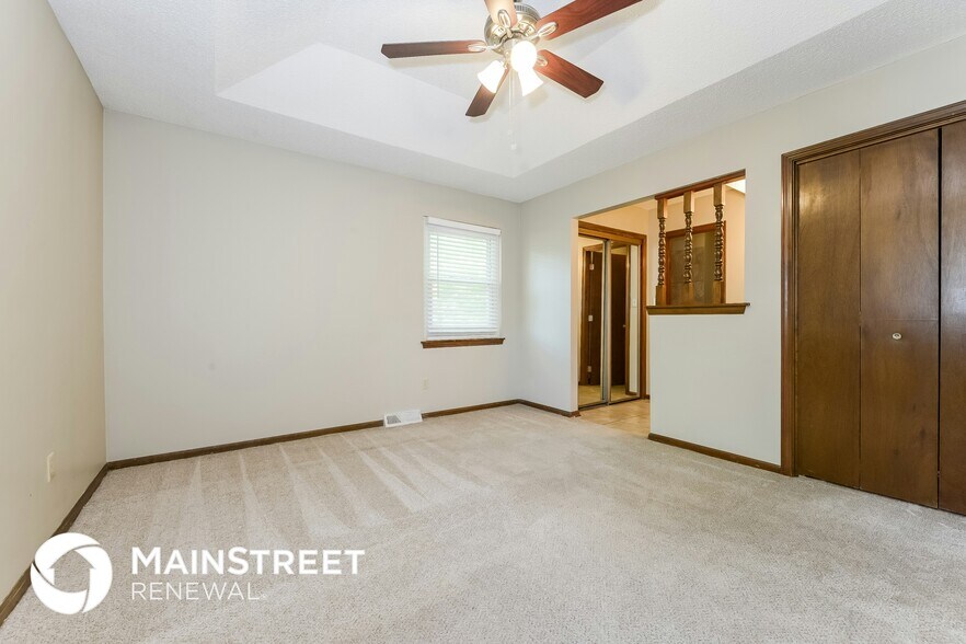 Building Photo - 5016 S Kendall Dr