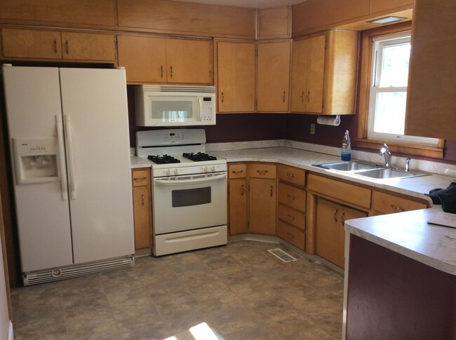 Building Photo - Single Family Home