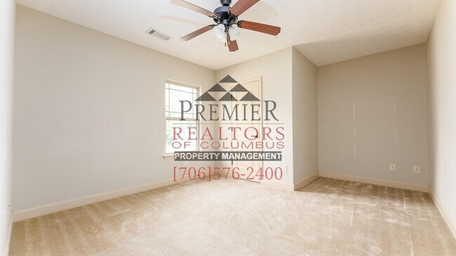 Building Photo - 9 Greyhawk Ct