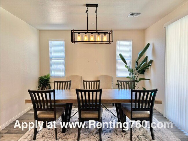 Building Photo - Newer 4 Bedroom 3 Bathroom Home With Solar...