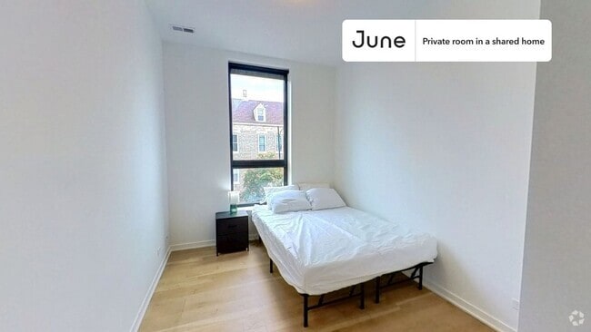 Building Photo - 2122 S Hoyne Ave