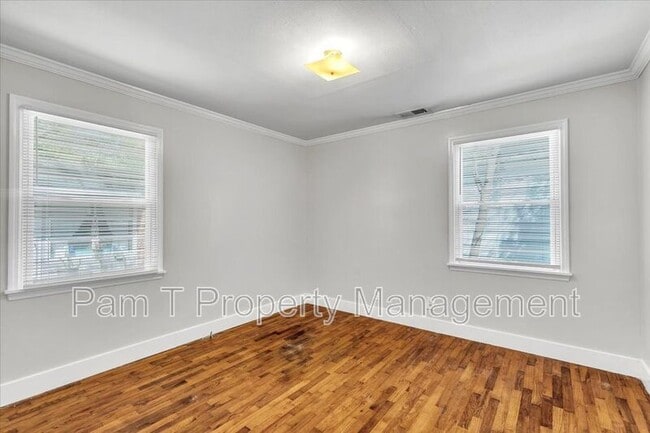 Building Photo - 1408 E 49th St