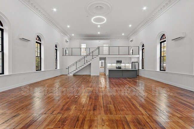 Building Photo - 205 Summer St