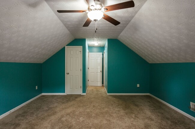 Building Photo - 137 Bristol Woods Dr