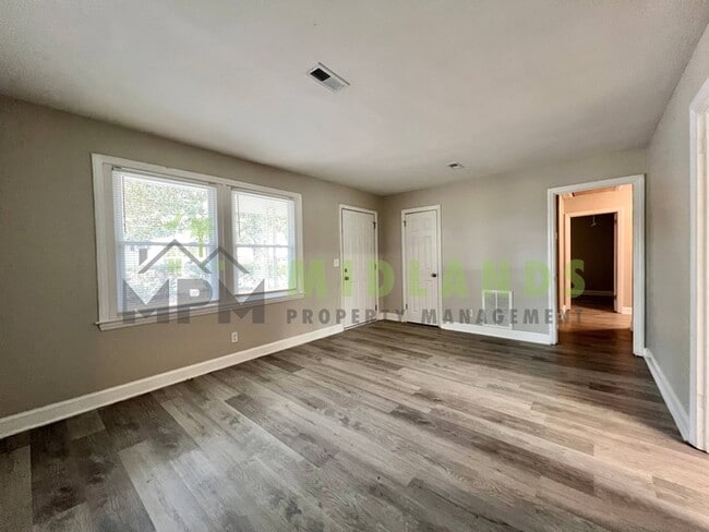 Building Photo - 6811 Doby Dr