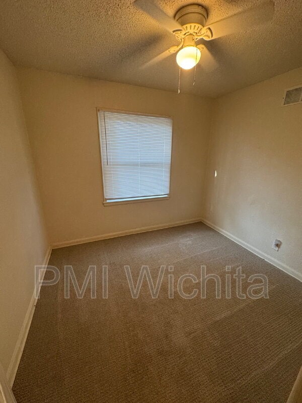 Building Photo - 638 S Hydraulic Ave
