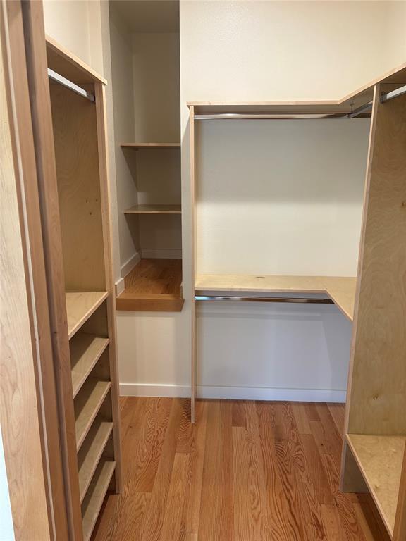 Building Photo - 107 Lake Hills Dr S