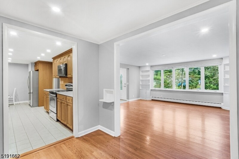 Building Photo - 27 Hillcrest Rd