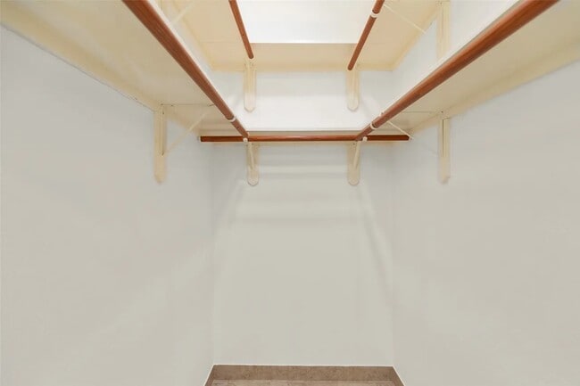 Building Photo - 15602 Oleta Ln