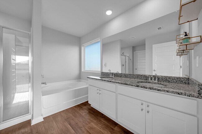 Building Photo - Charming 4BR / 2BA rental in desirable Daphne, AL — great neighborhood, move-in ready.