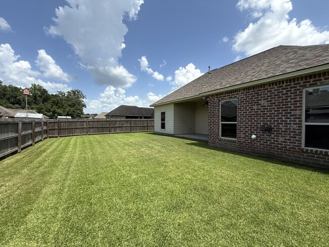 Building Photo - 16989 Benton's Ferry Ave