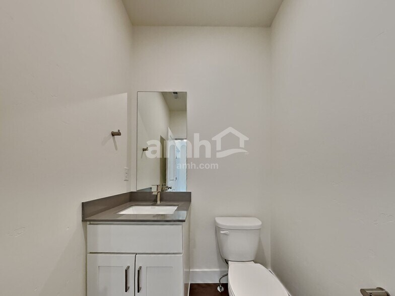 Building Photo - 7730 Brenden St SW