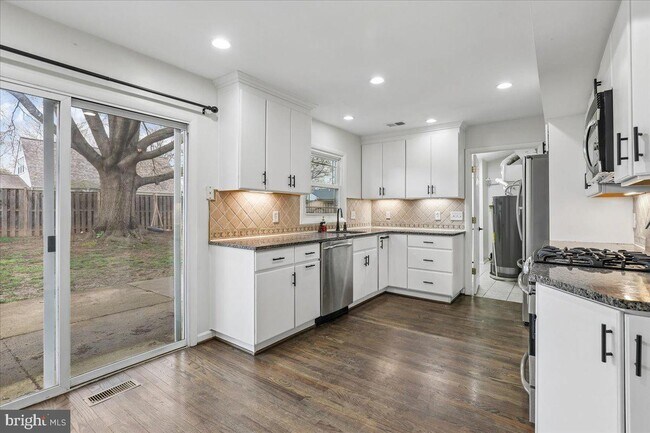 Building Photo - 13228 Pleasantview Ln