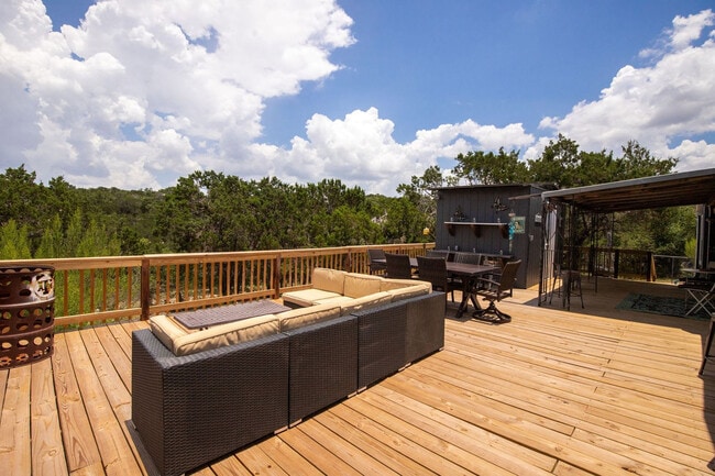 Building Photo - 705 Firefly Dr