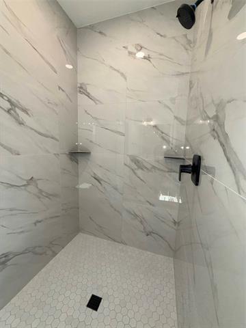 Building Photo - 5508 Mesa Cir