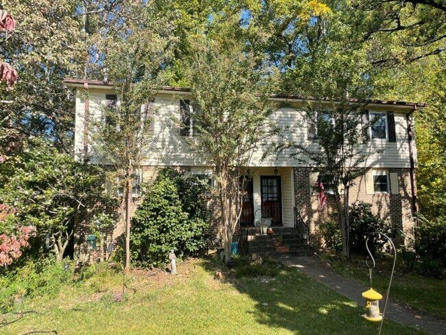 Building Photo - 2519 Hawksbury Ln