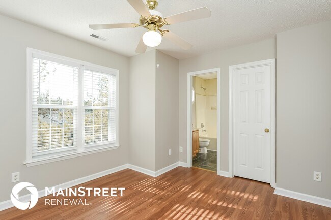 Building Photo - 4708 Valley Stream Dr