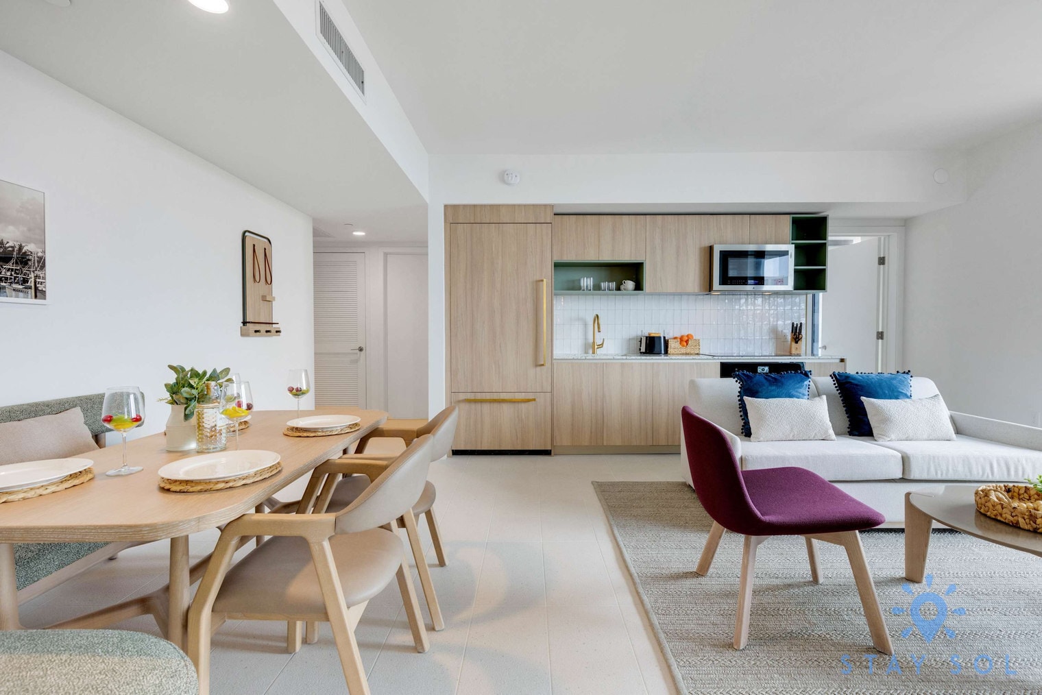 Building Photo - 601 NE 1st Ave