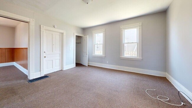 Building Photo - 1120 6th St NW