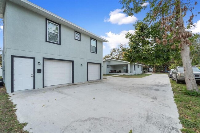 Building Photo - 1650 14th St S