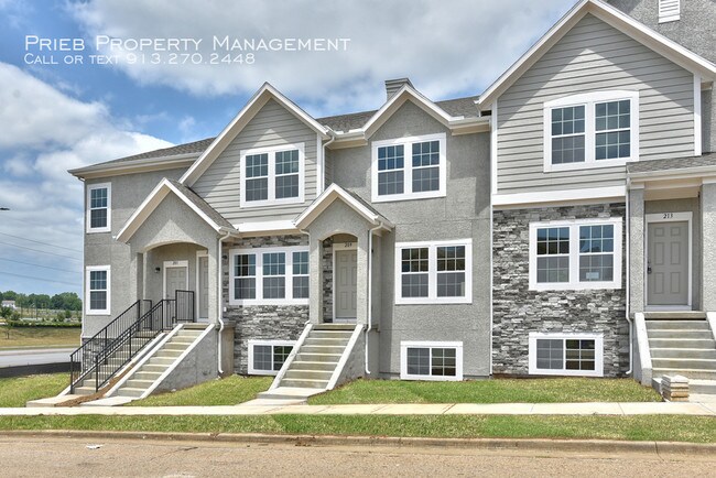 Building Photo - Prairie Haven Townhome - Available July 16th