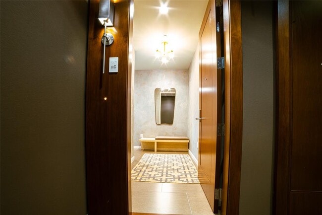 Building Photo - 200 N Congress Ave