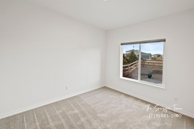 Building Photo - Luxury 5-Bedroom Home in the Award-Winning...