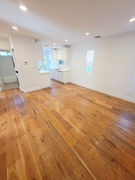 Building Photo - 4014 Effie St
