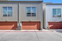 Building Photo - 2014 Pin Oak Ave