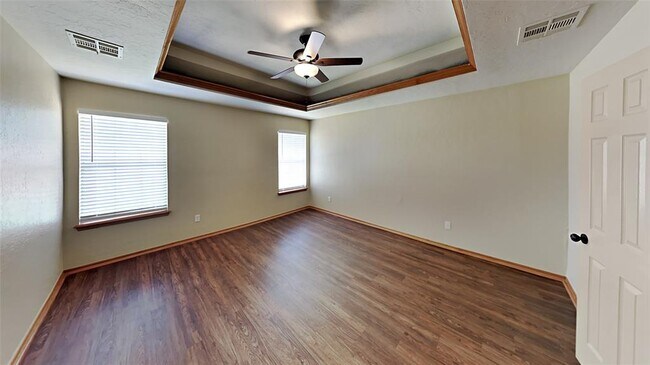 Building Photo - 16409 Stoneview Dr