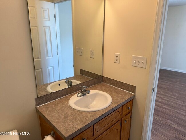 Building Photo - 4033 Cobblestone Dr