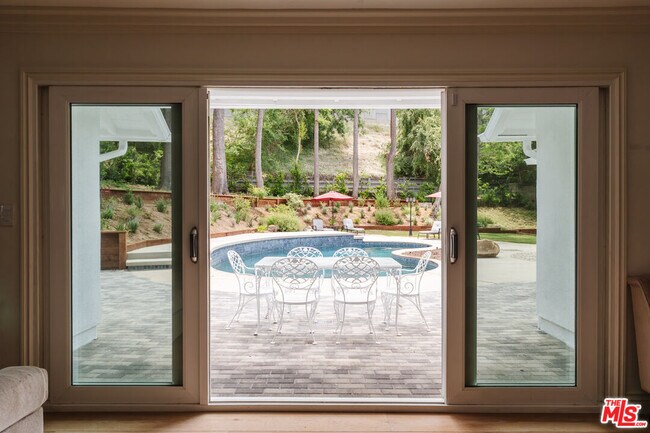 Building Photo - 15514 Del Gado Dr