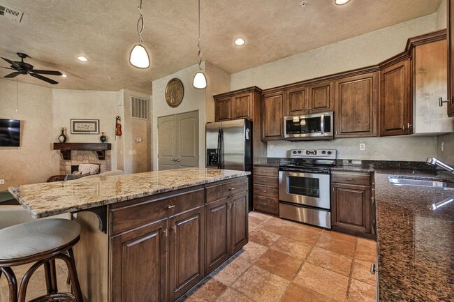 Building Photo - 280 S Luce Del Sol