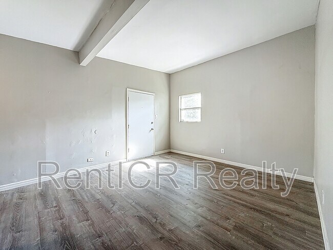 Building Photo - 4017 E Grove St