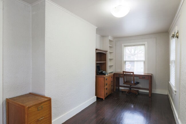 Building Photo - {204} Brookside Stunner + Fully updated 2 Story + Fenced Yard + 1 Car Garage