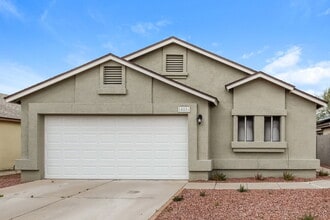 Building Photo - 10856 W Ruth Ave