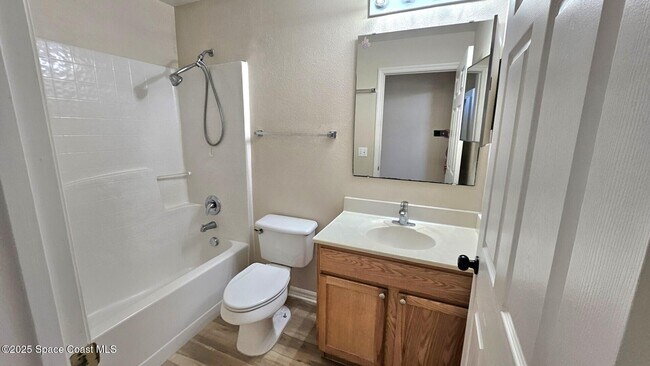 Building Photo - 869 Macon Dr