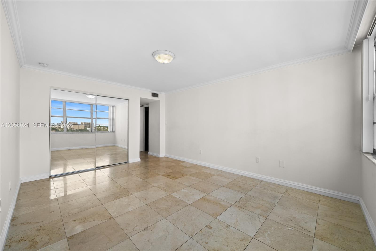 Building Photo - 18011 Biscayne Blvd