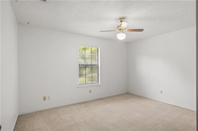 Building Photo - 5095 W Celtic Dr
