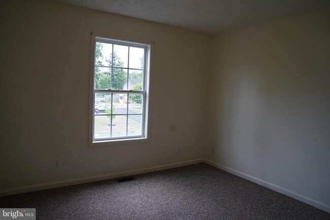Building Photo - 153 Sinker Dr