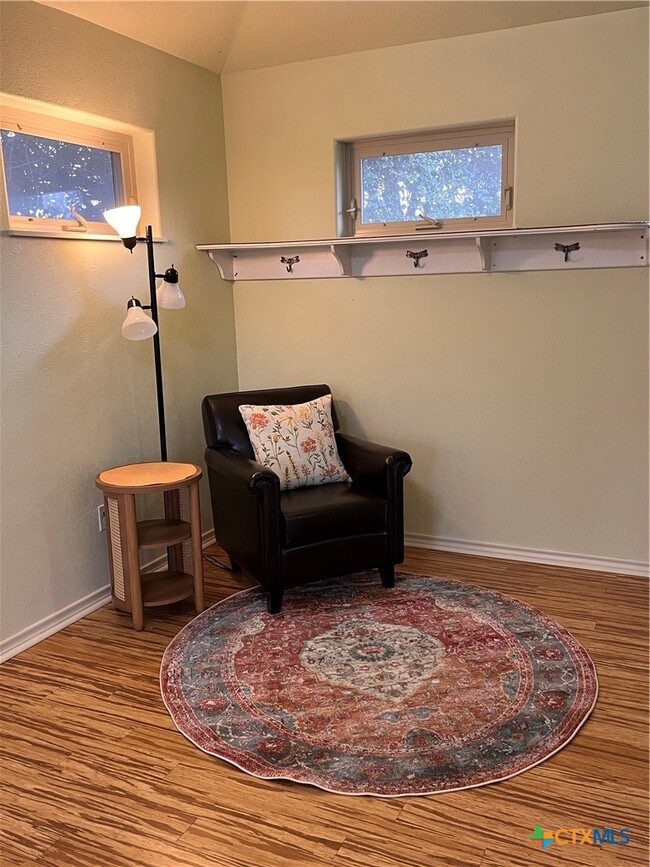 Building Photo - 121 Butler Ln