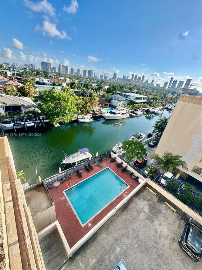 Building Photo - 2903 N Miami Beach Blvd