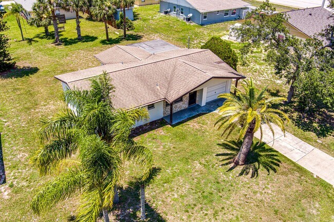 Building Photo - 3 Bedroom Home in Port Orange